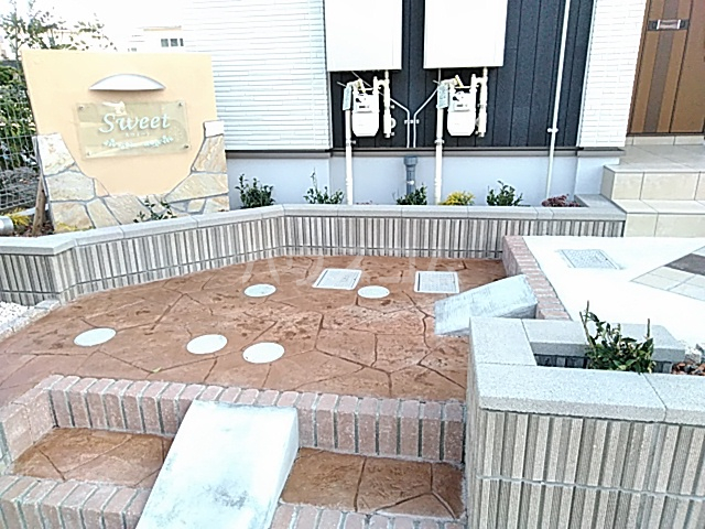 26/30 エントランス