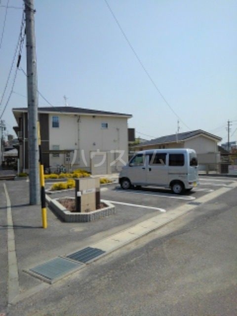 エターナル駐車場