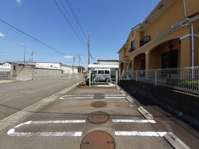 14/25 駐車場