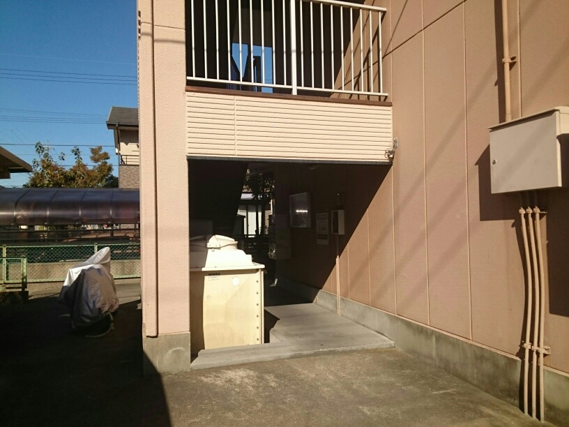 14/20 エントランス