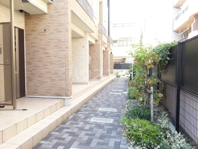 3/7 エントランス