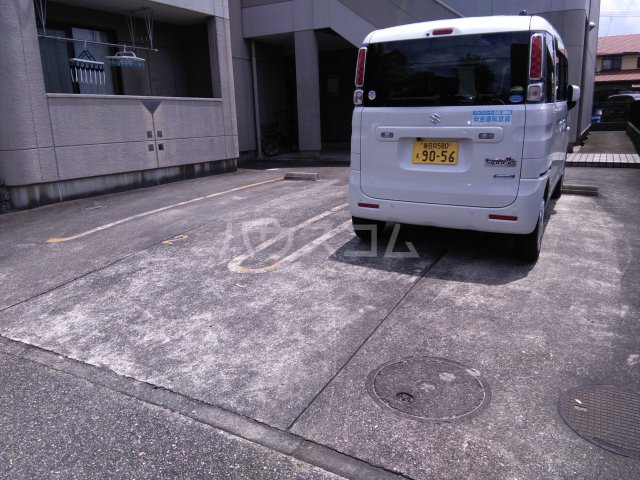 21/29 駐車場