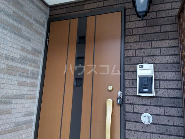 2/5 エントランス