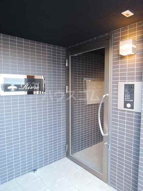 14/25 エントランス