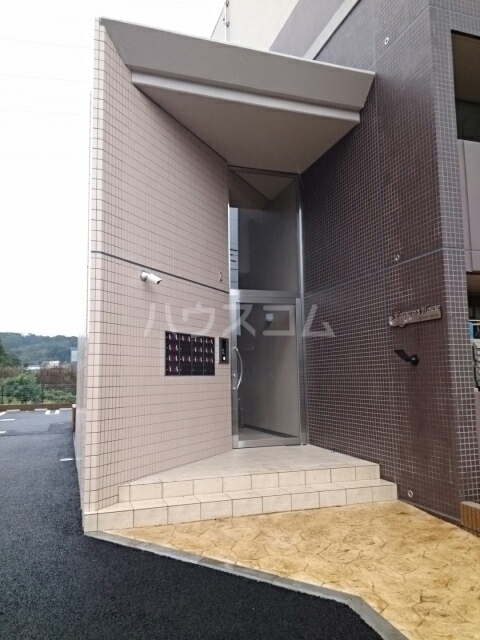 15/22 エントランス