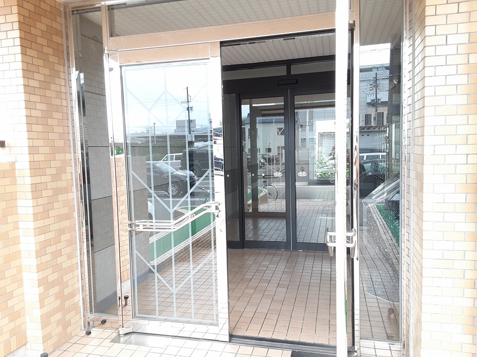 17/20 エントランス