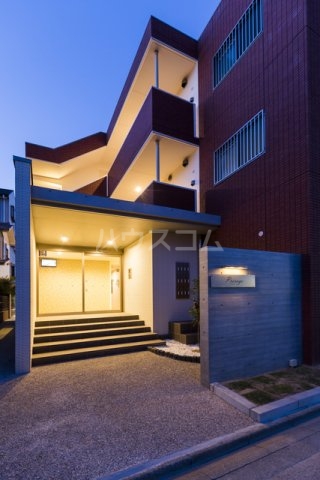 14/18 エントランス