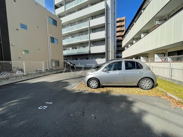 22/30 駐車場
