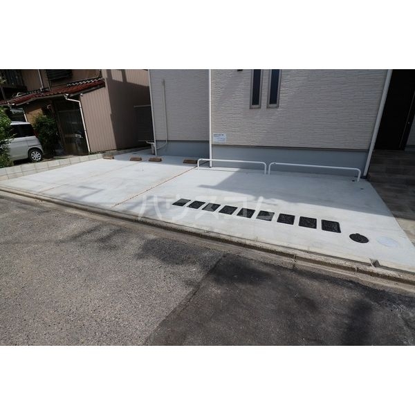 13/21 駐車場