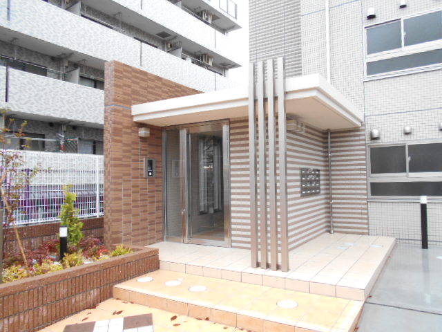 22/30 エントランス