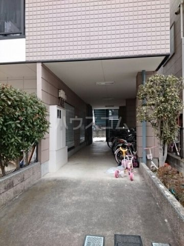 14/20 エントランス