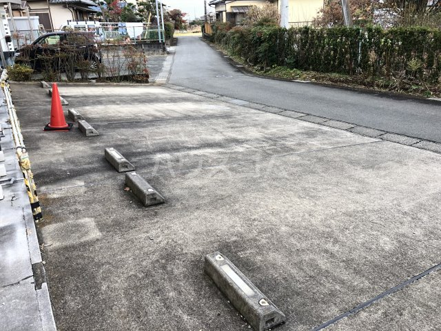 15/17 駐車場