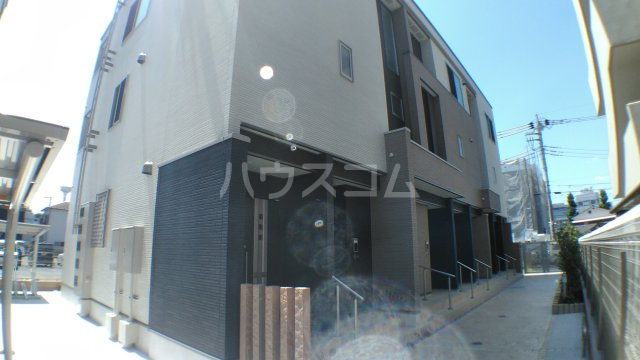 24/30 エントランス