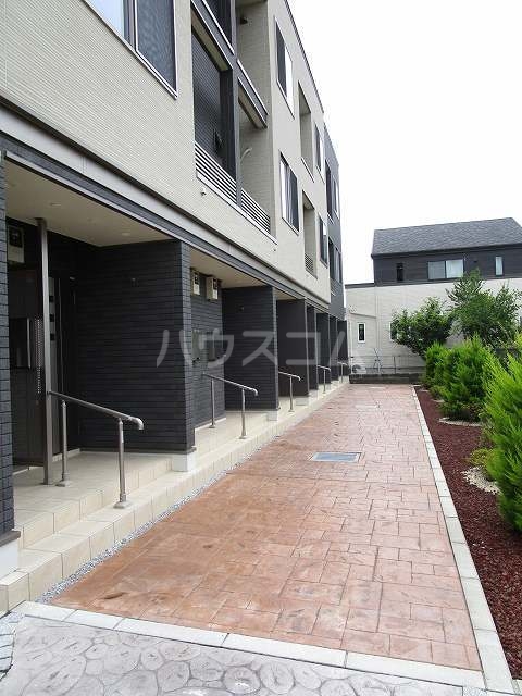 15/23 エントランス