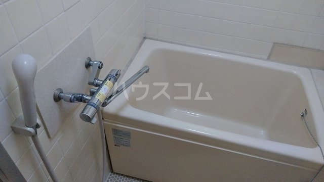 13/20 浴室