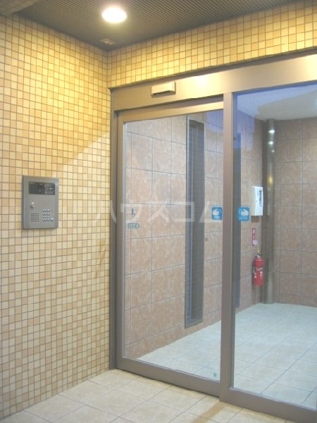 13/22 エントランス