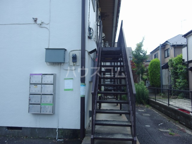 23/30 エントランス