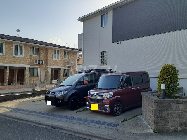 15/28 駐車場