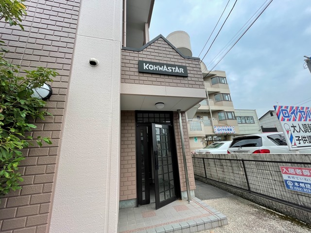 21/30 エントランス