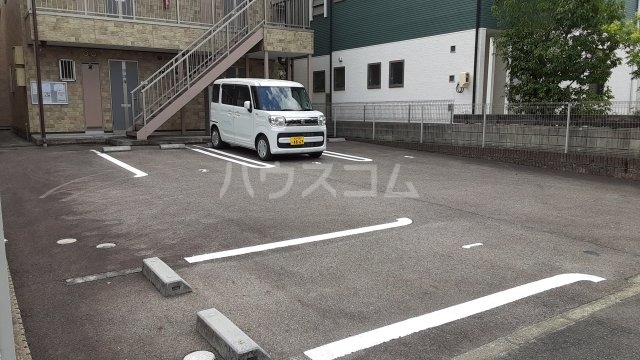 2/5 駐車場