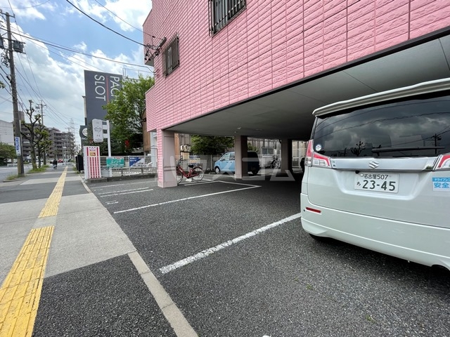 16/25 駐車場