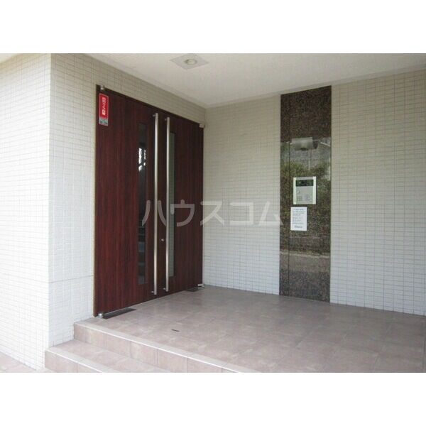 2/5 エントランス