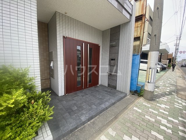 22/30 エントランス