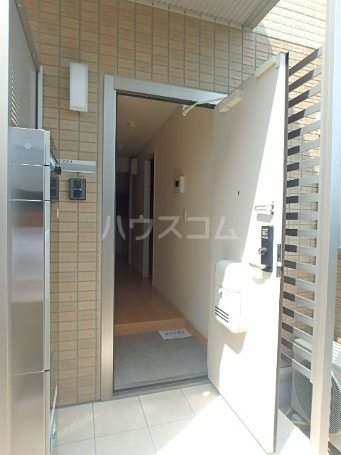 20/30 エントランス