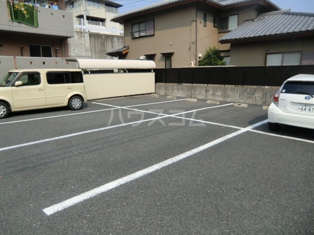 2/6 駐車場