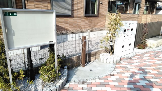 25/30 エントランス