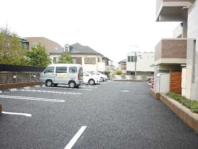 22/30 駐車場