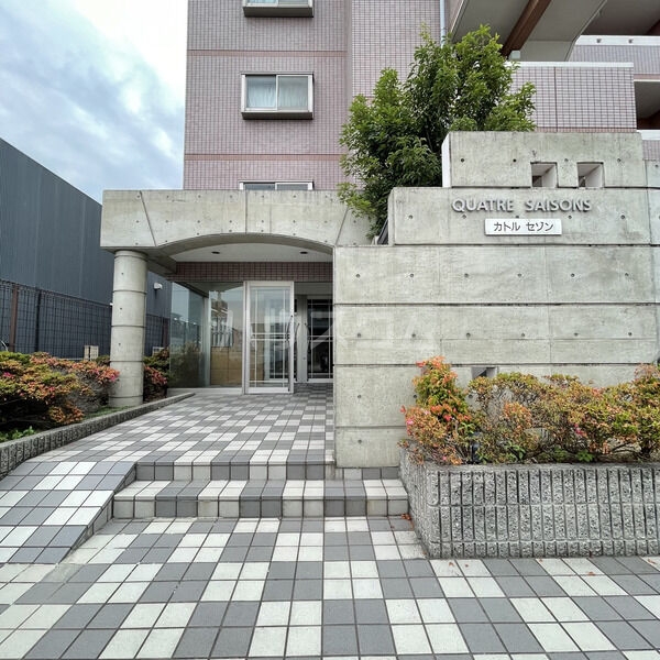 16/22 エントランス