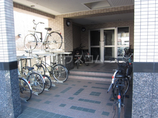 21/29 エントランス