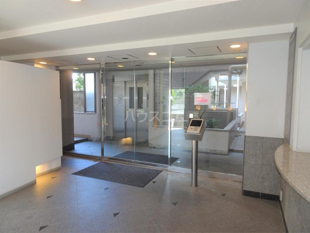 15/18 エントランス