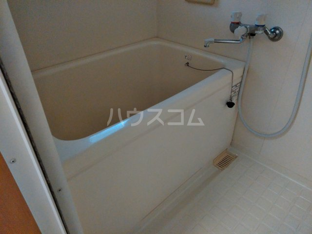 13/27 浴室