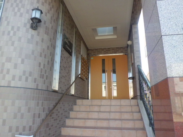 22/30 エントランス