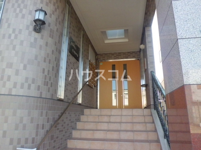 16/25 エントランス