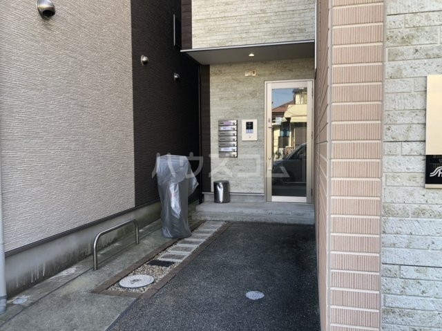 19/23 エントランス