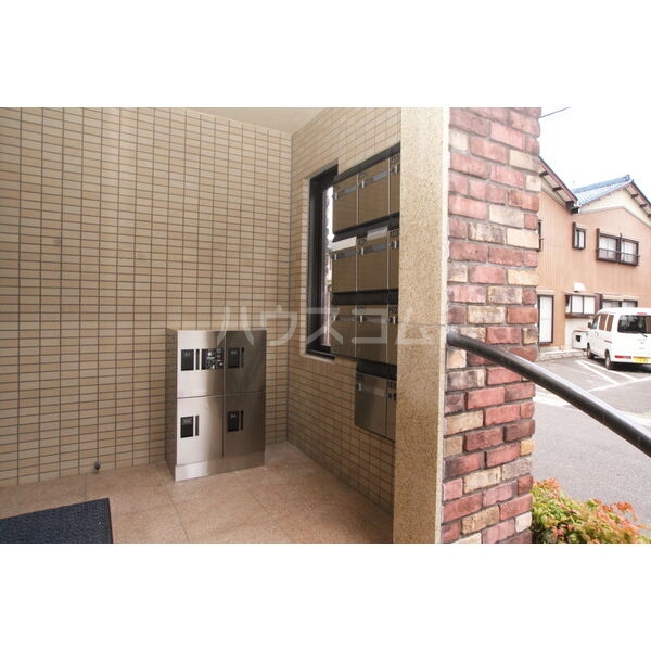 16/24 エントランス