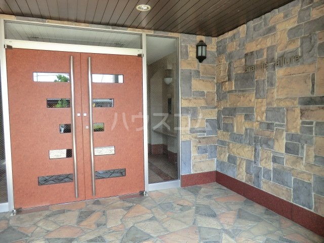 21/30 エントランス