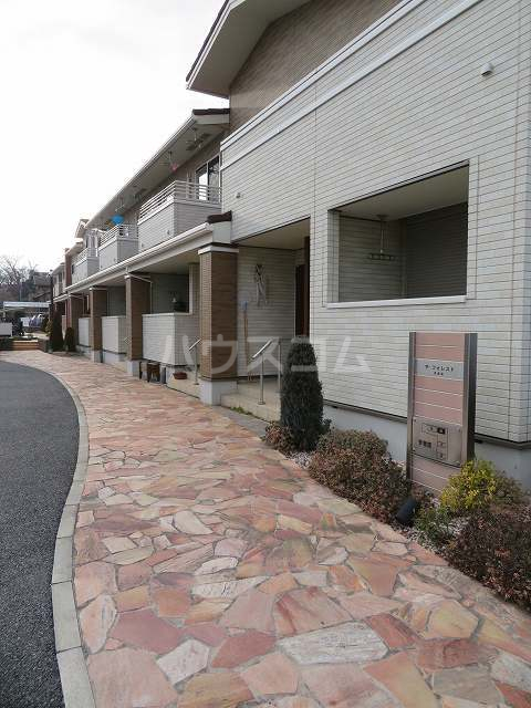 20/27 エントランス