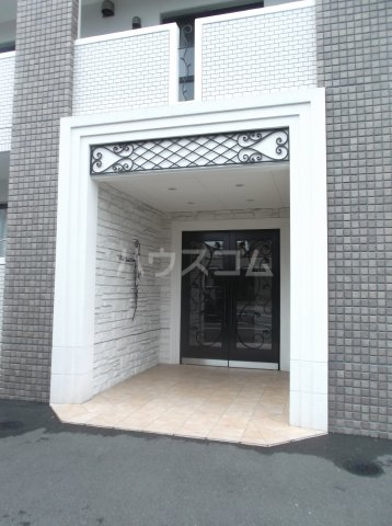 22/24 エントランス