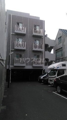 23/24 エントランス