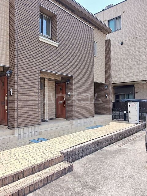 15/21 エントランス