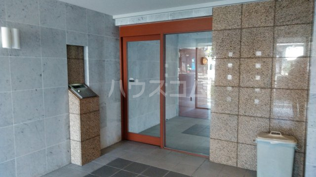 22/25 エントランス