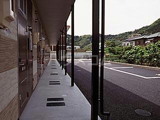 16/21 エントランス