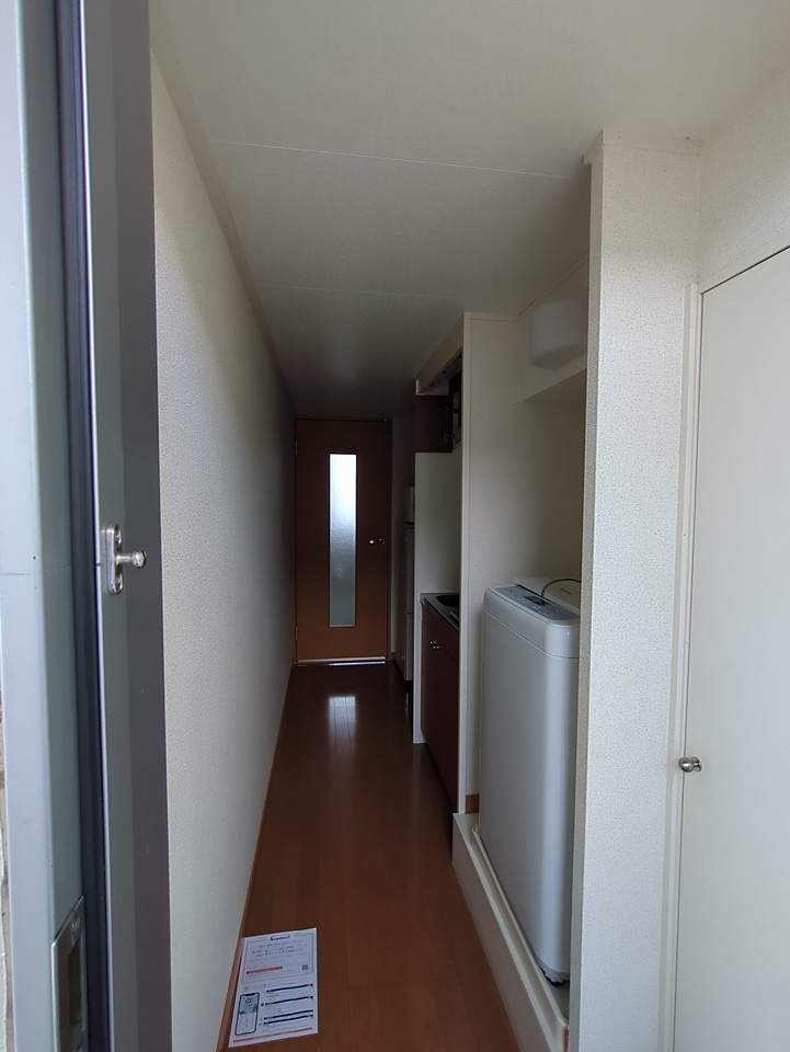 23/27 エントランス