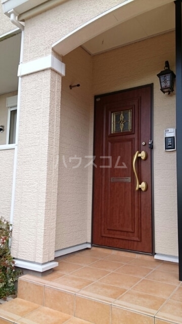 16/23 エントランス