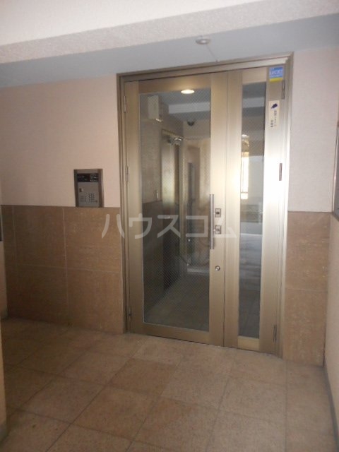 2/4 エントランス