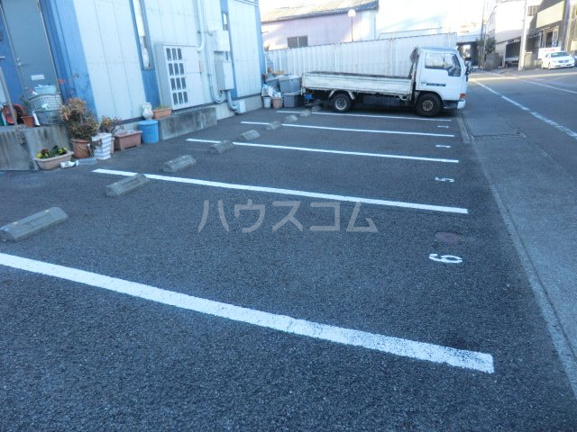19/23 駐車場